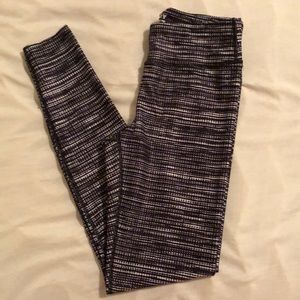 Black and White Patterned JoyLab Leggings